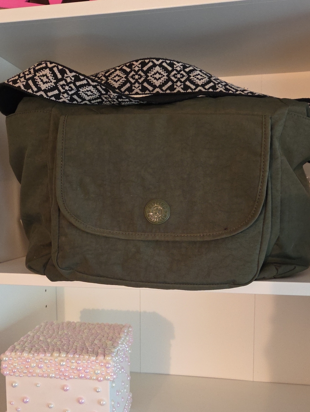 🌼Kipling Olive Green Shoulder Bag with Patterned Adjustable Strap